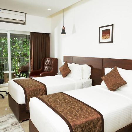 The Runway Hotel Kochi Екстер'єр фото