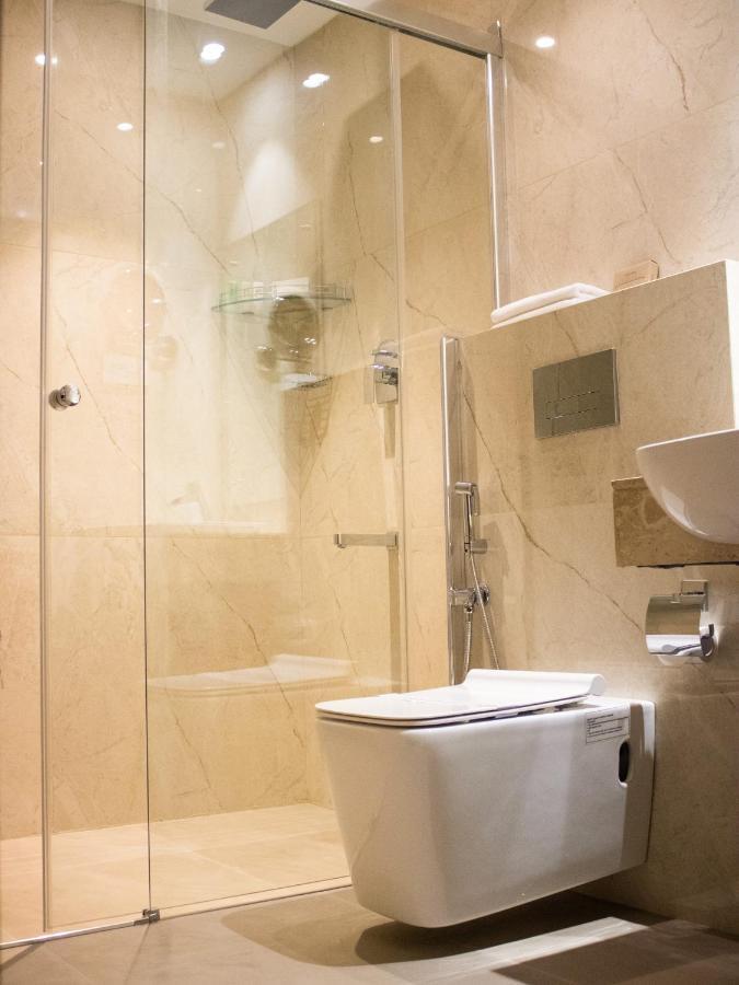 The Runway Hotel Kochi Екстер'єр фото