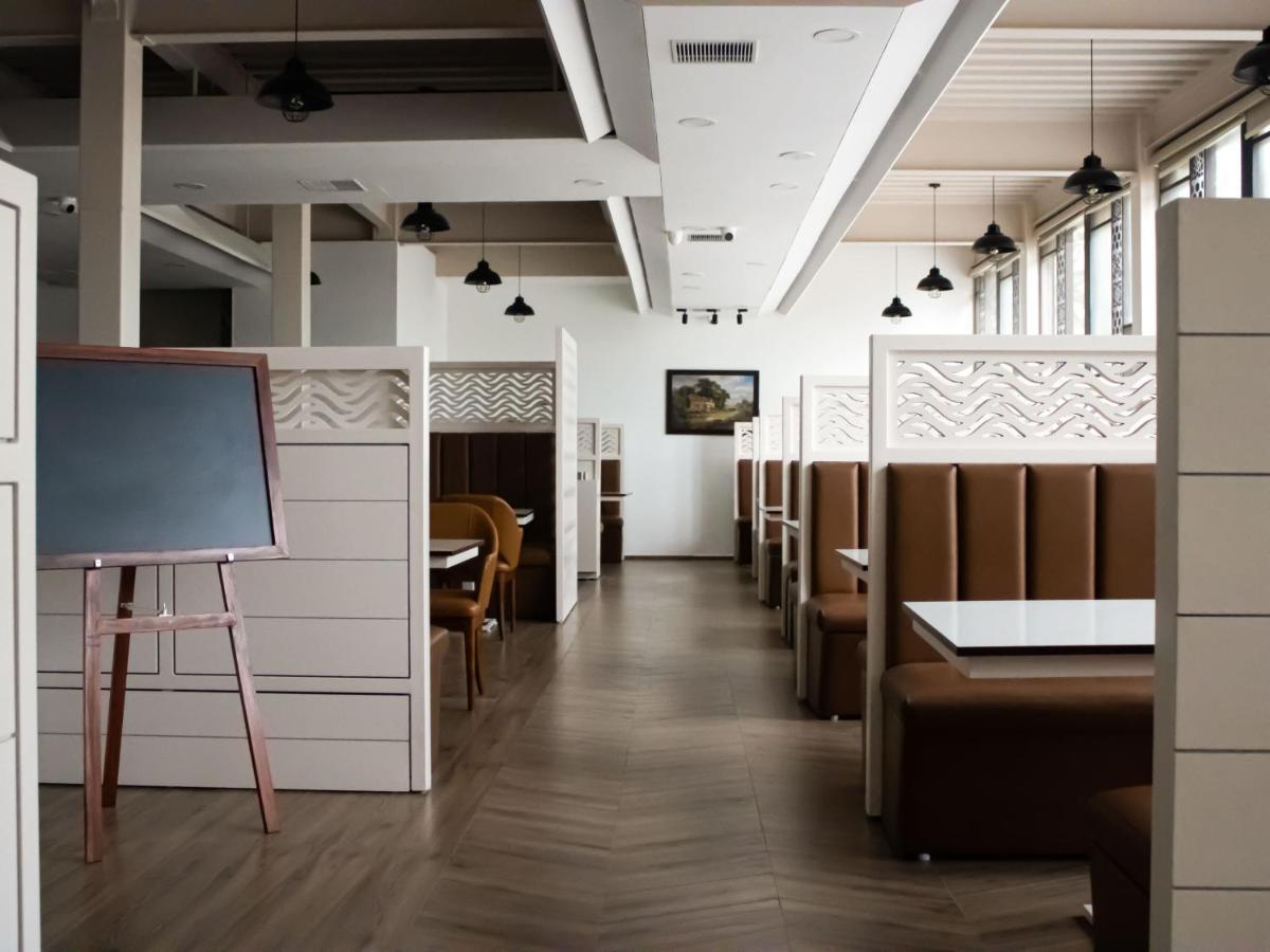 The Runway Hotel Kochi Екстер'єр фото