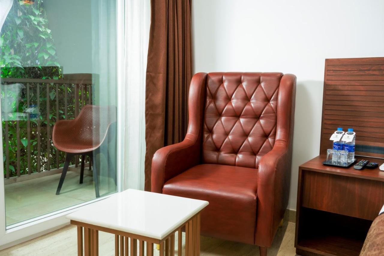 The Runway Hotel Kochi Екстер'єр фото